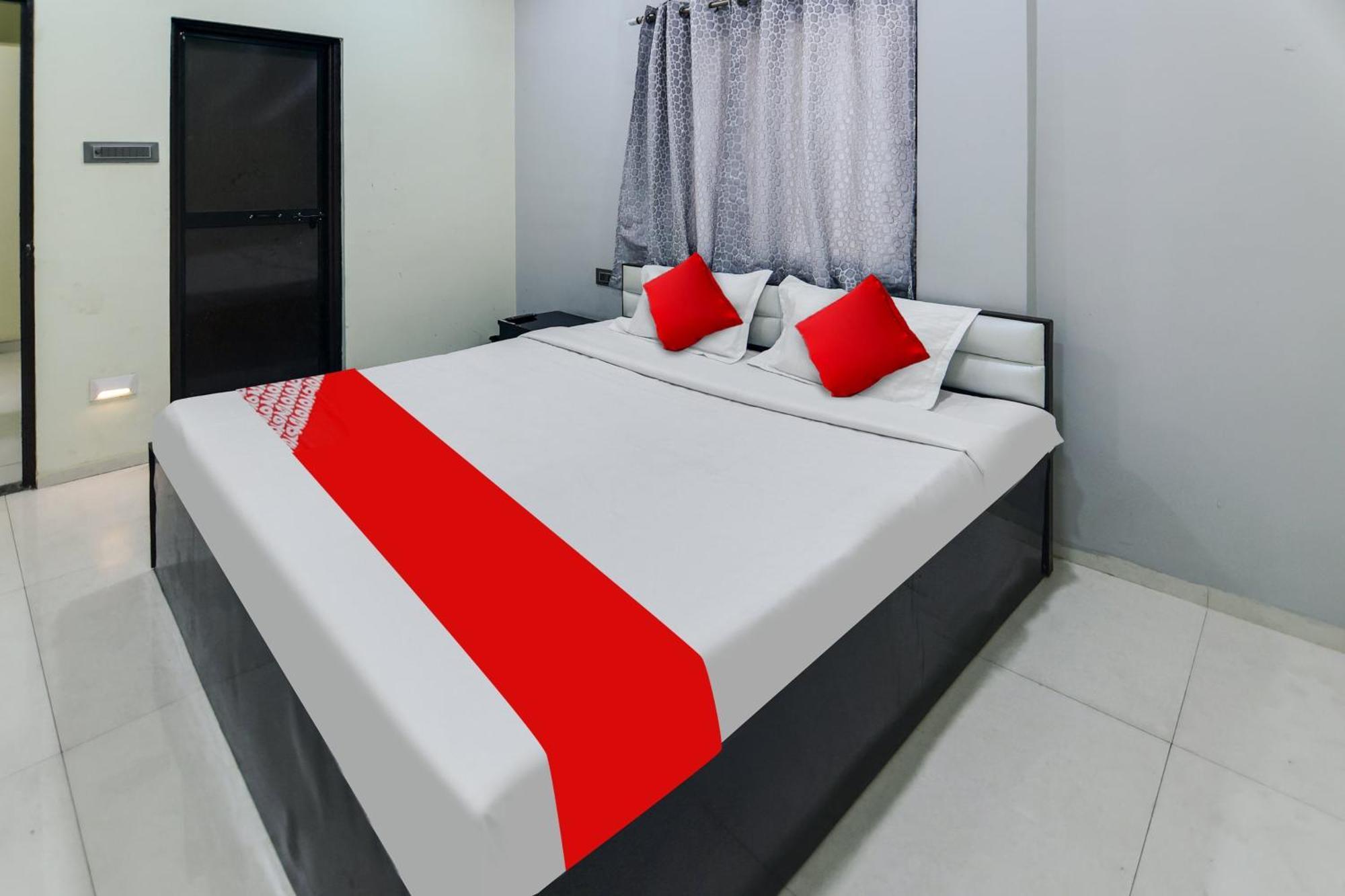 Oyo Hotel Blackgold Chandrapur Exterior photo