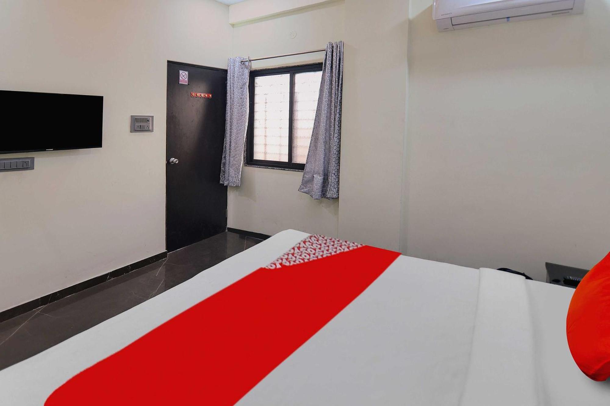 Oyo Hotel Blackgold Chandrapur Exterior photo