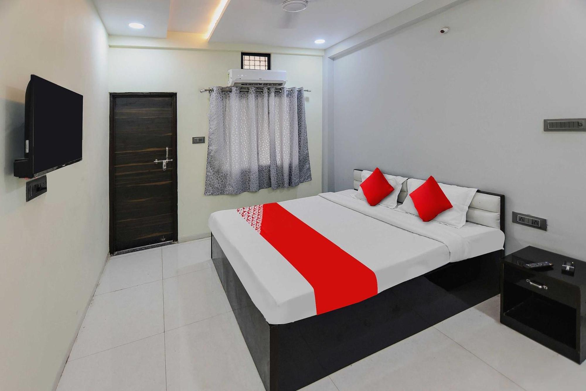 Oyo Hotel Blackgold Chandrapur Exterior photo